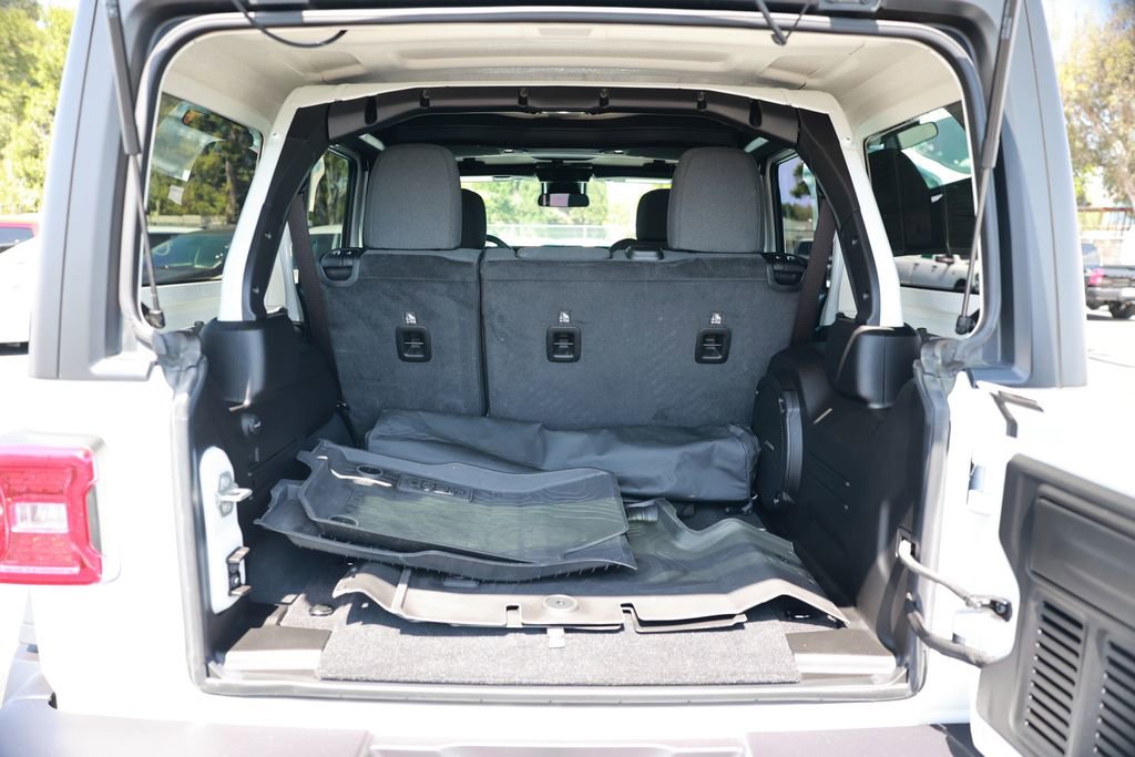 Used 2024 Jeep Wrangler Willys AWD/4WD image 38