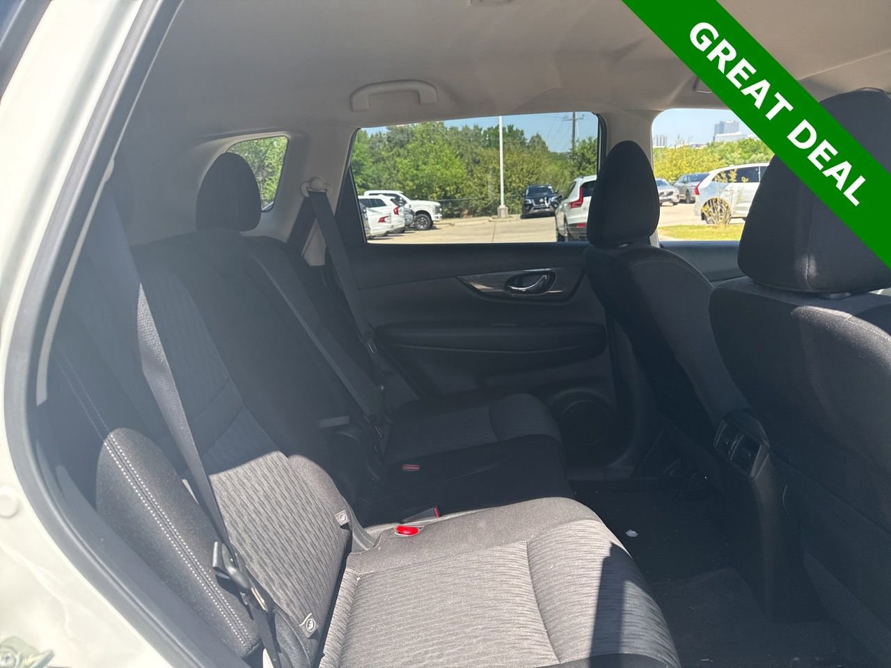 Used 2019 Nissan Rogue SV w/ Premium Package image 12