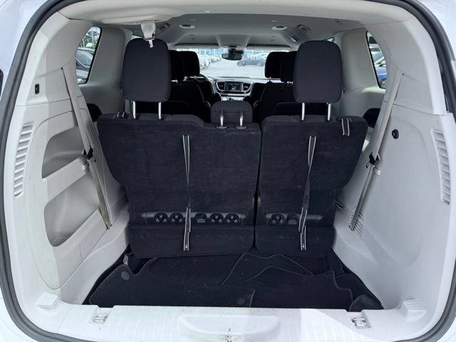 Certified 2023 Chrysler Voyager LX FWD image 10