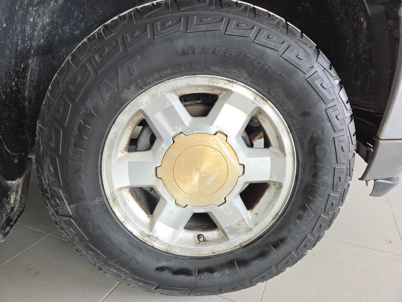 Used 2005 GMC Yukon SLT w/ SLT Preferred Equipment Group AWD/4WD image 9
