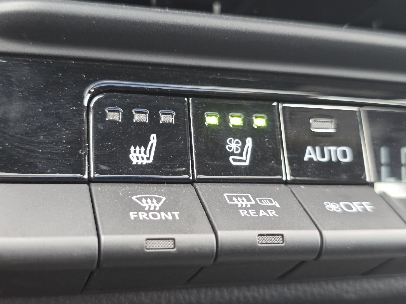 Used 2024 Toyota Crown AWD/4WD image 6