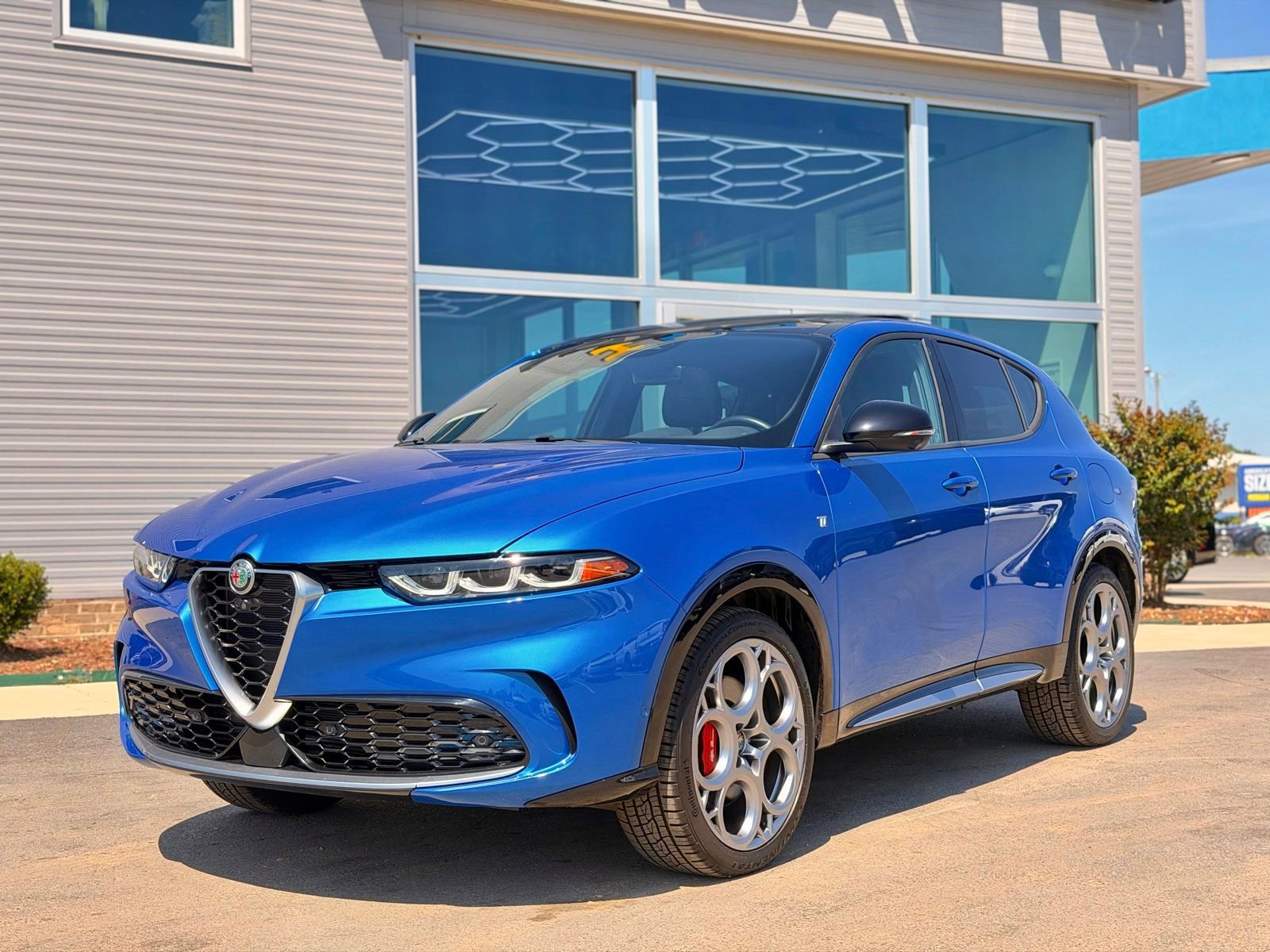 Used 2024 Alfa Romeo Tonale Ti w/ Active Assist Package AWD/4WD image 17