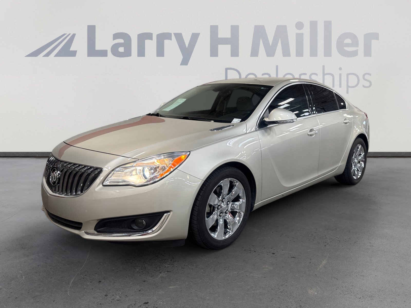 Used 2016 Buick Regal FWD image 1
