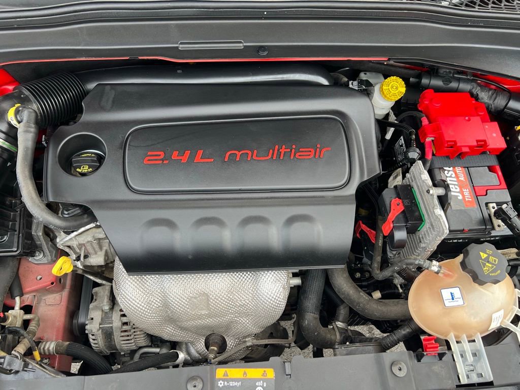 Used 2019 Jeep Renegade Latitude w/ Cold Weather Group AWD/4WD image 48