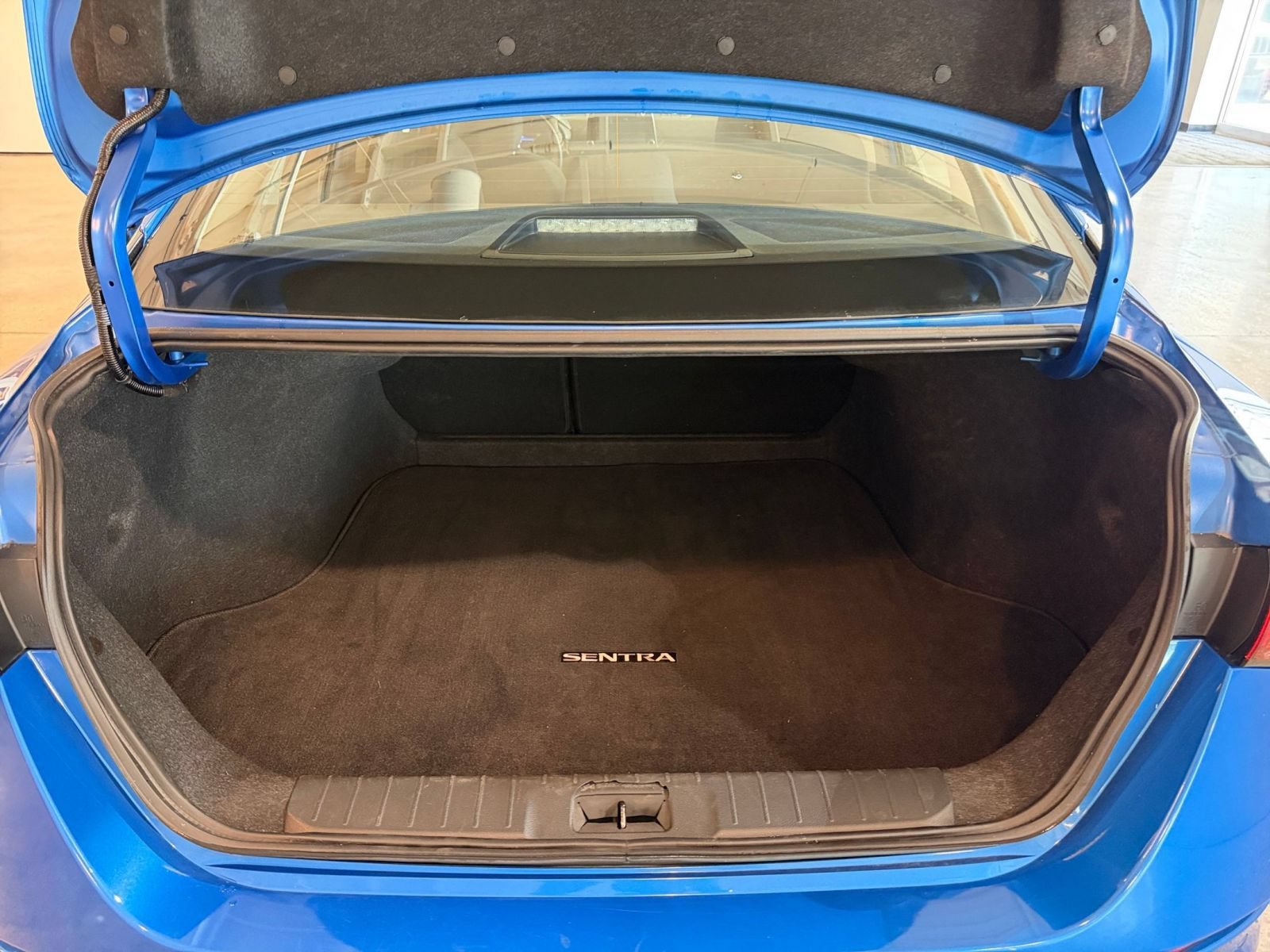 Used 2025 Nissan Sentra SV FWD image 25