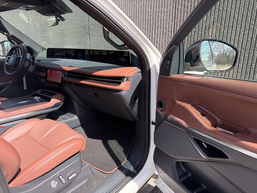 New 2026 Lincoln Navigator Reserve AWD/4WD image 31