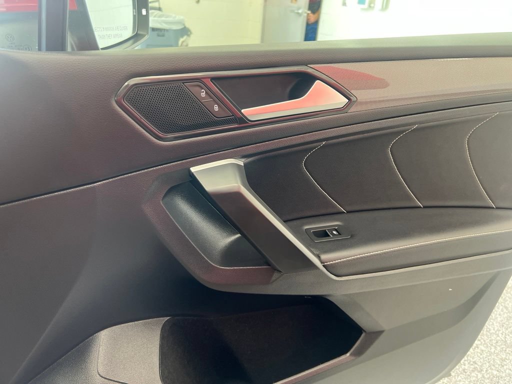 Certified 2024 Volkswagen Tiguan SE AWD/4WD image 39