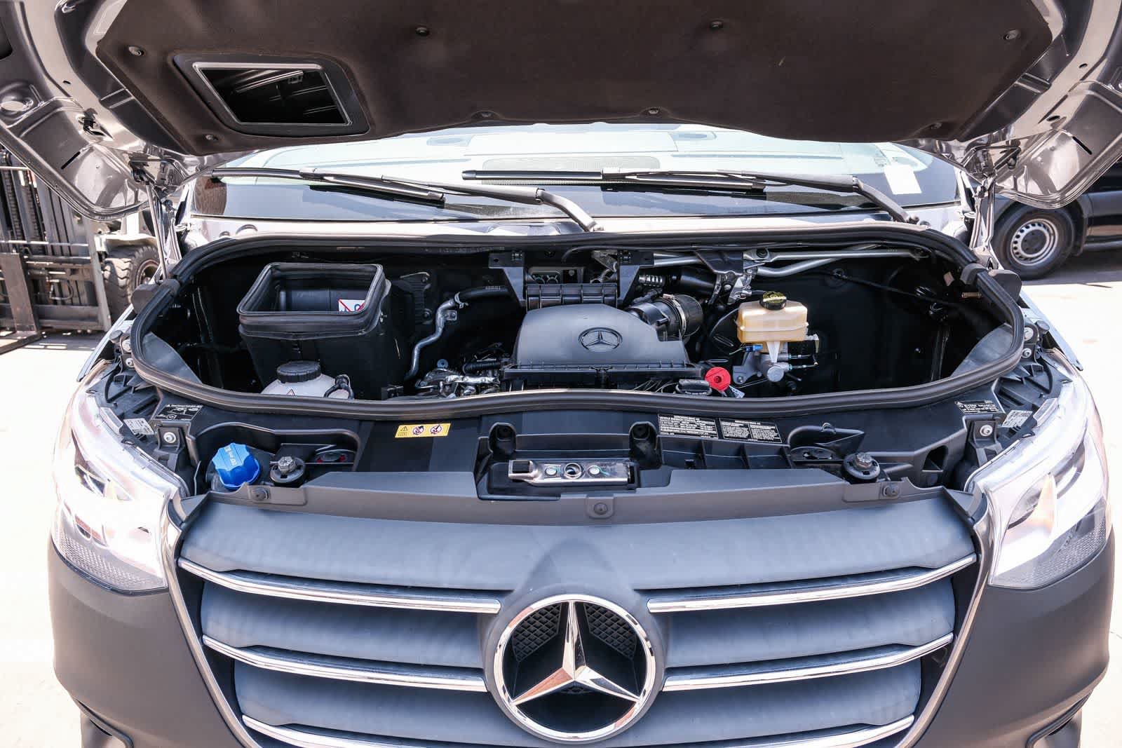 Used 2023 Mercedes-Benz Sprinter 4500 image 24
