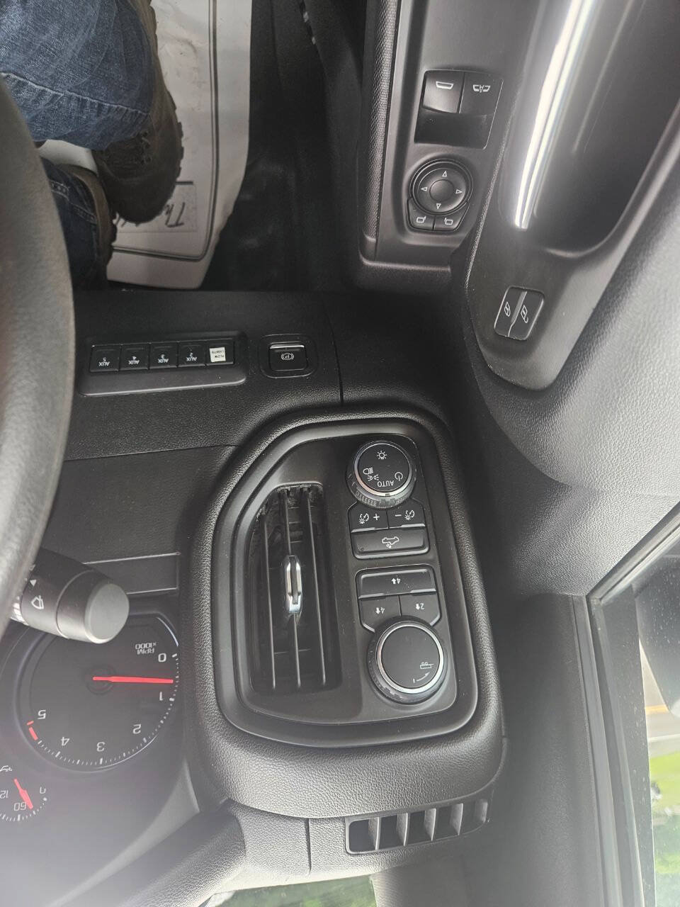 Used 2021 Chevrolet Silverado 3500 W/T w/ WT Convenience Package AWD/4WD image 18