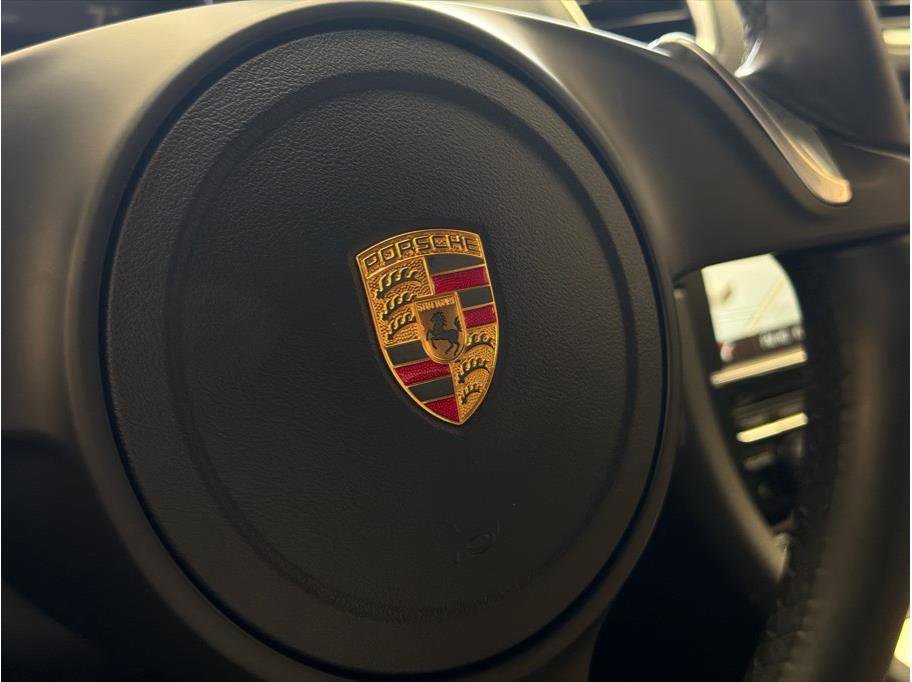 Used 2016 Porsche Cayman image 23