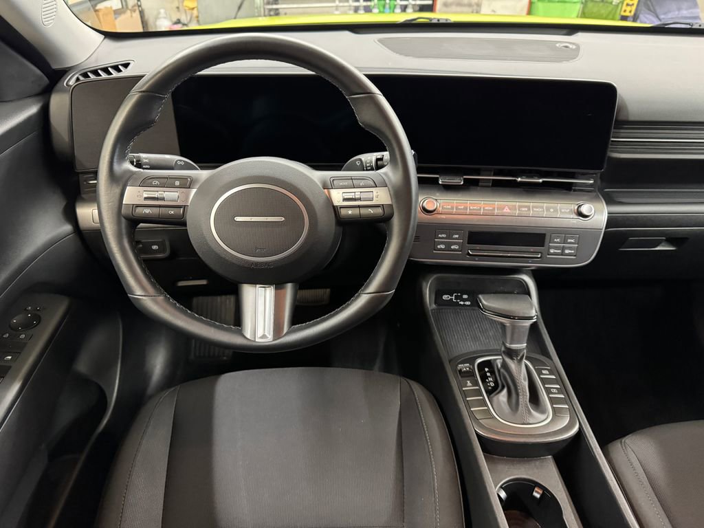 Used 2025 Hyundai Kona SEL image 18