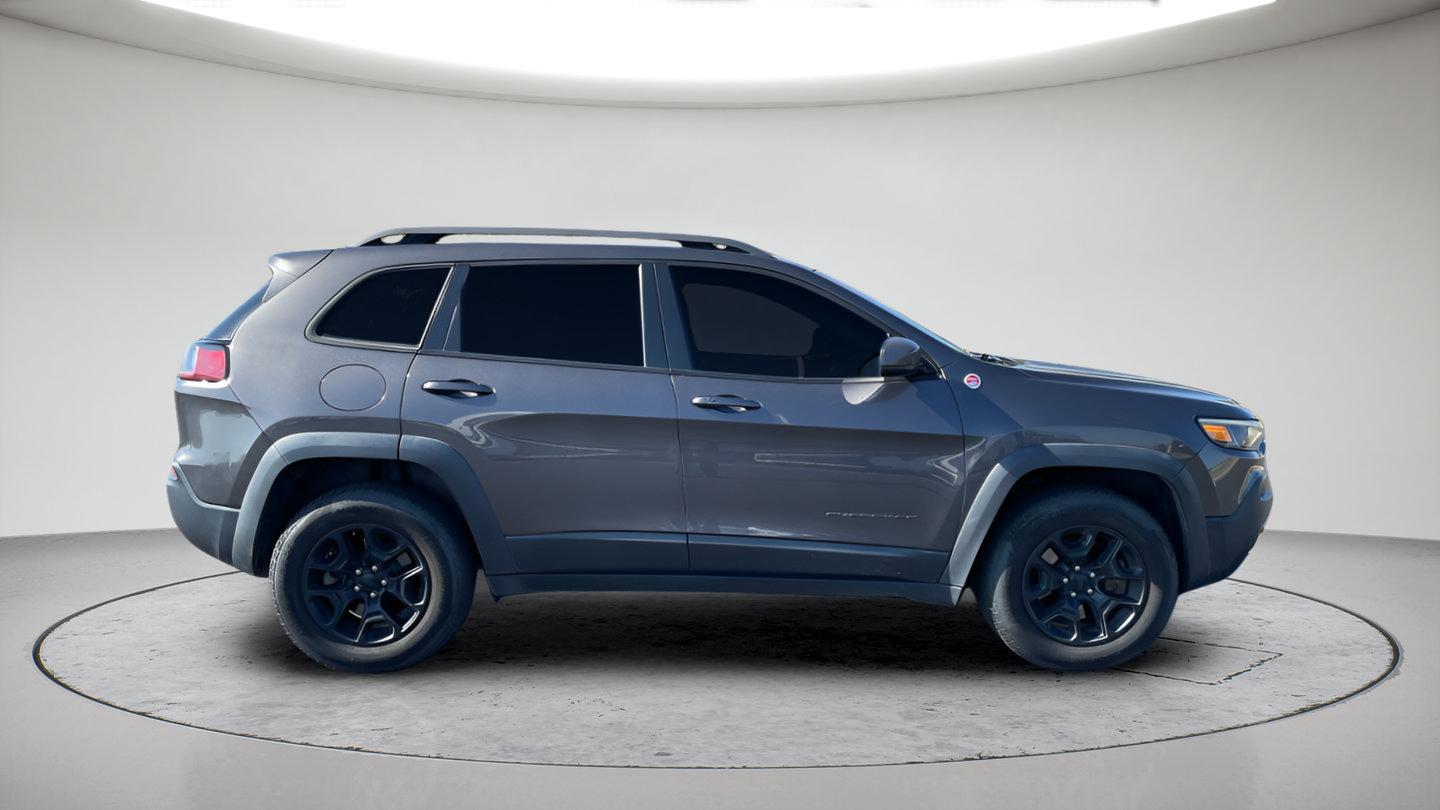 Used 2019 Jeep Cherokee Trailhawk w/ Comfort/Convenience Group AWD/4WD image 4