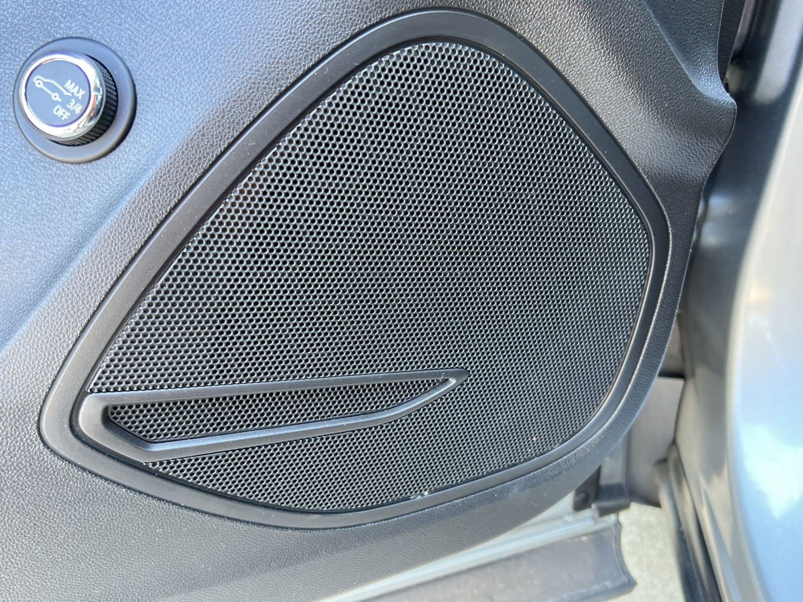 Used 2023 Buick Envision Essence image 23