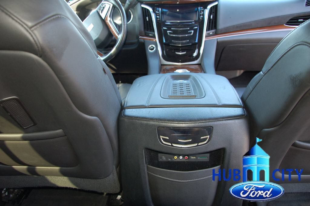 Used 2016 Cadillac Escalade Luxury AWD/4WD image 21