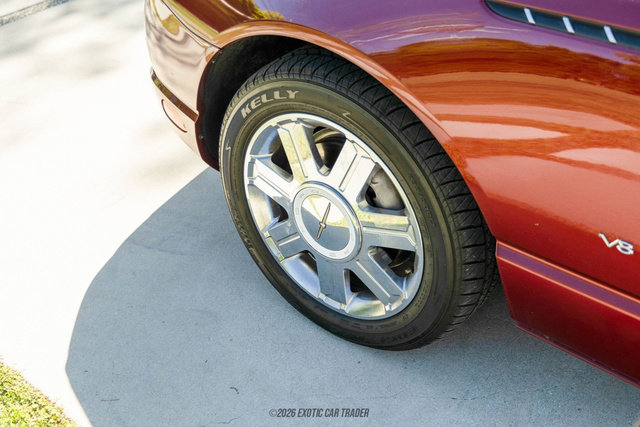 Used 2004 Ford Thunderbird Deluxe image 89