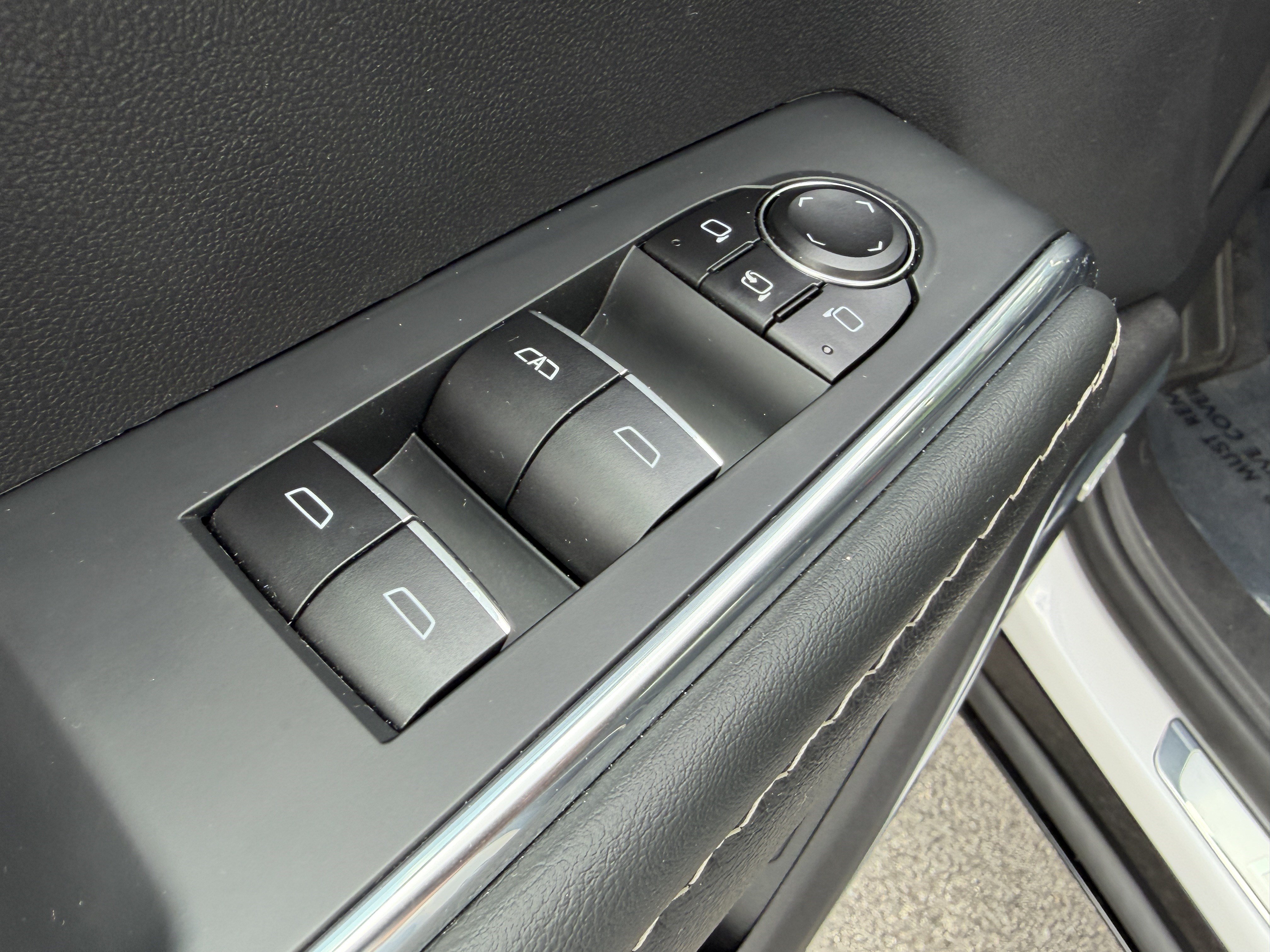 Used 2025 GMC Acadia Denali w/ LPO, Floor Liner Package AWD/4WD image 15
