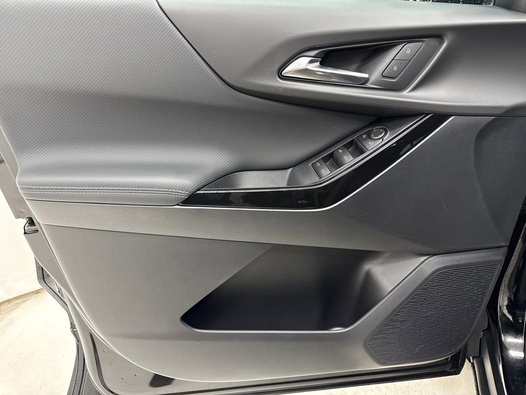 New 2026 Chevrolet Equinox LT w/ Midnight Edition image 16