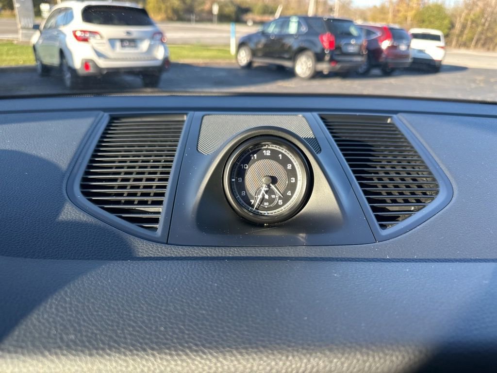 Used 2023 Porsche Macan Base image 22