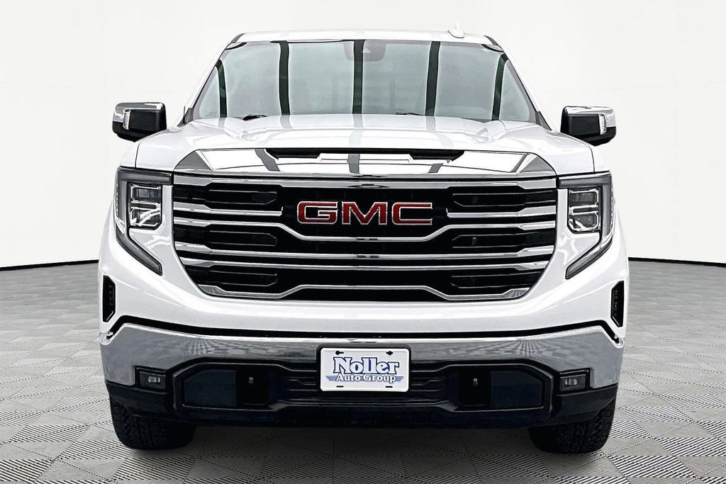 Used 2024 GMC Sierra 1500 SLT w/ SLT Premium Package AWD/4WD image 3
