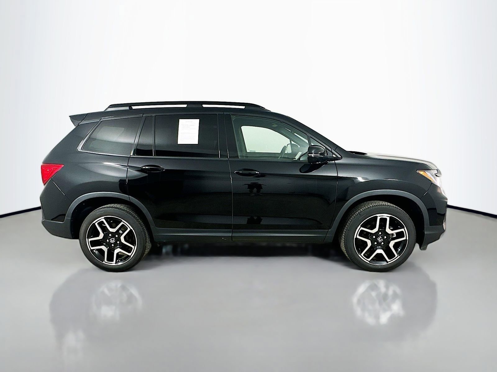 Used 2023 Honda Passport Elite image 4
