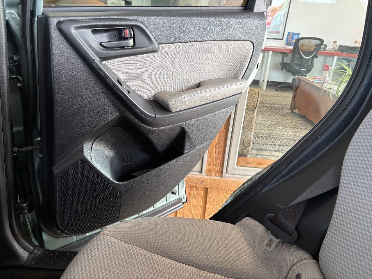 Used 2016 Subaru Forester 2.5i Premium w/ All-Weather Package image 25