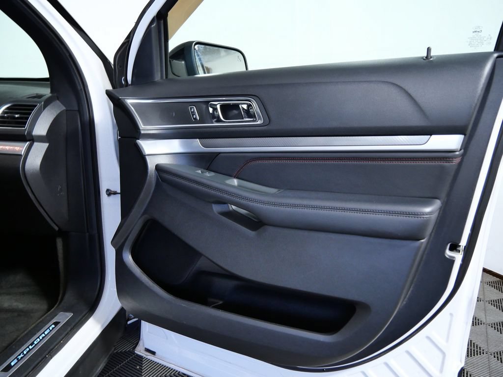 Used 2018 Ford Explorer Sport w/ Equipment Group 401A AWD/4WD image 9