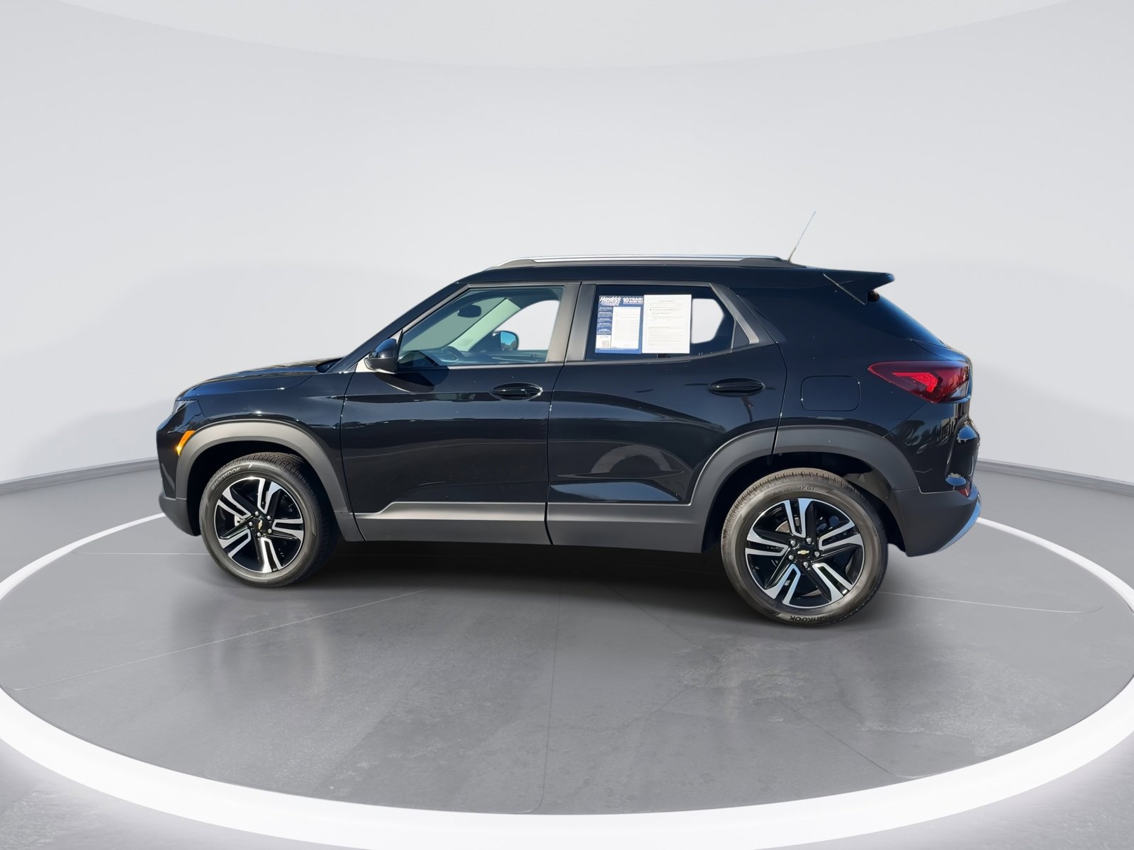 Certified 2023 Chevrolet TrailBlazer LT w/ Convenience Package image 6