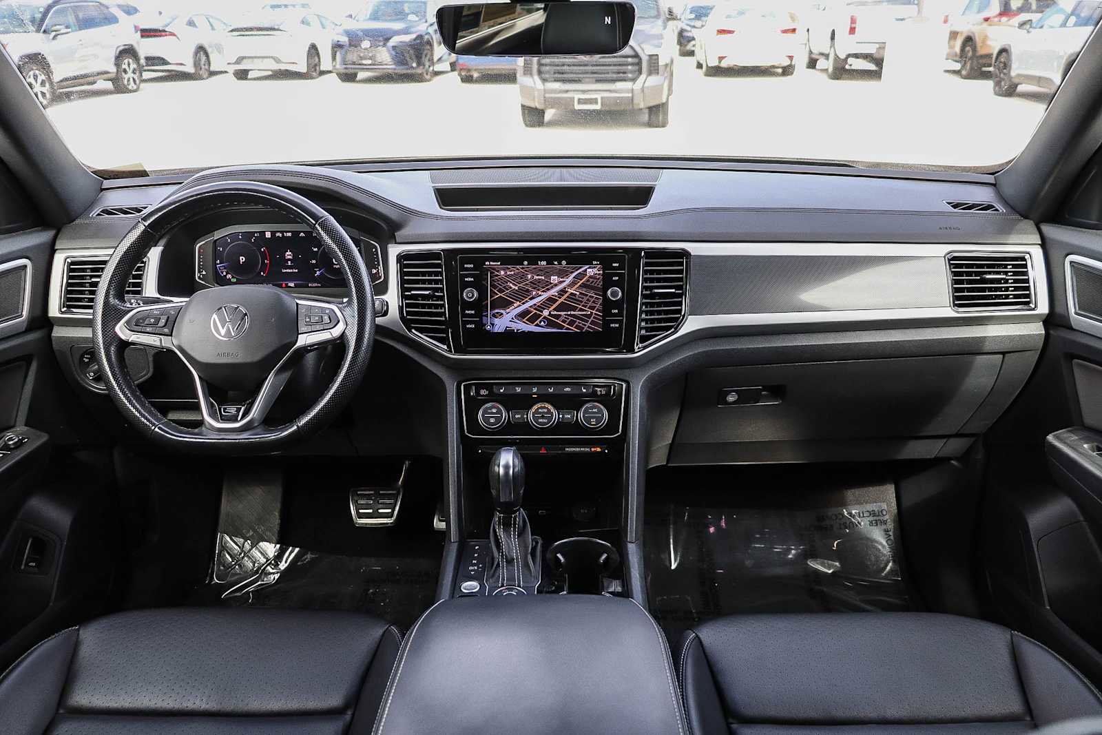 Used 2022 Volkswagen Atlas Cross Sport SEL R-Line image 12