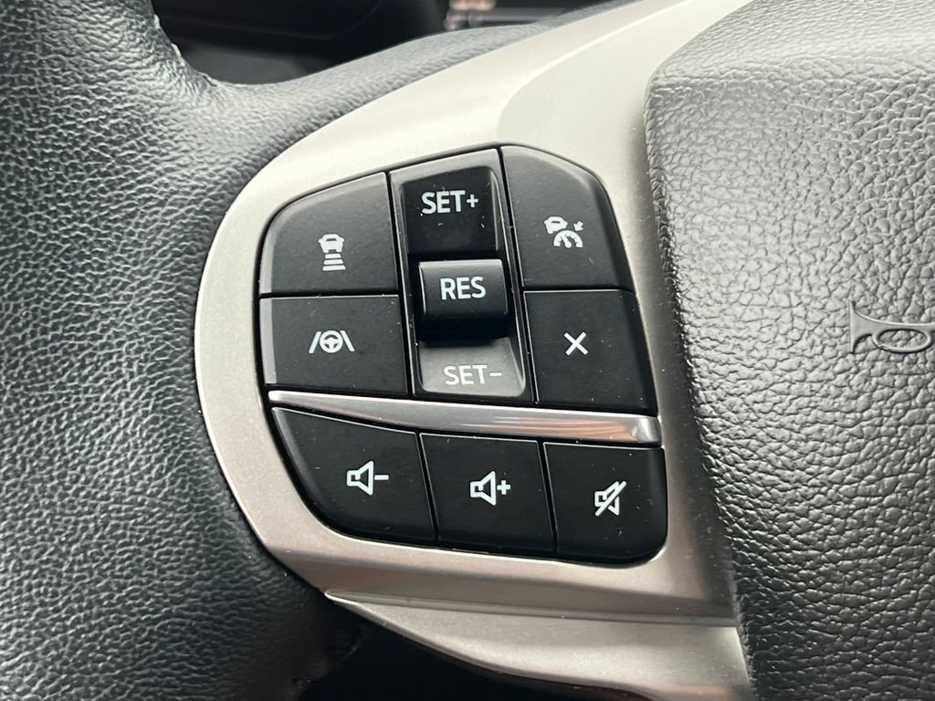 Used 2023 Ford Explorer Limited w/ Equipment Group 301A AWD/4WD image 24