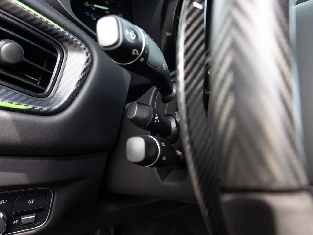 Used 2023 Aston Martin V12 Vantage RWD image 36