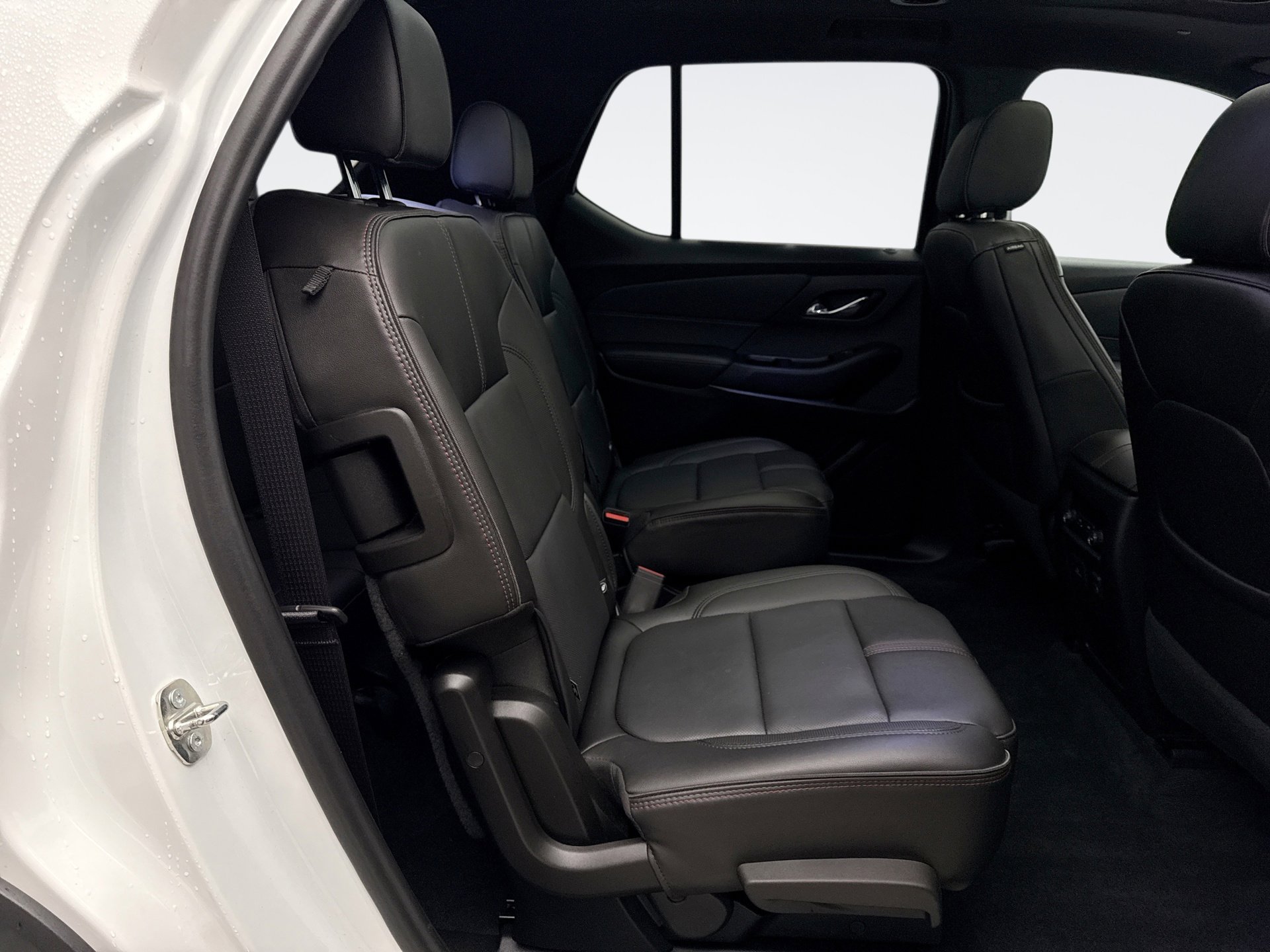 Used 2023 Chevrolet Traverse RS image 18