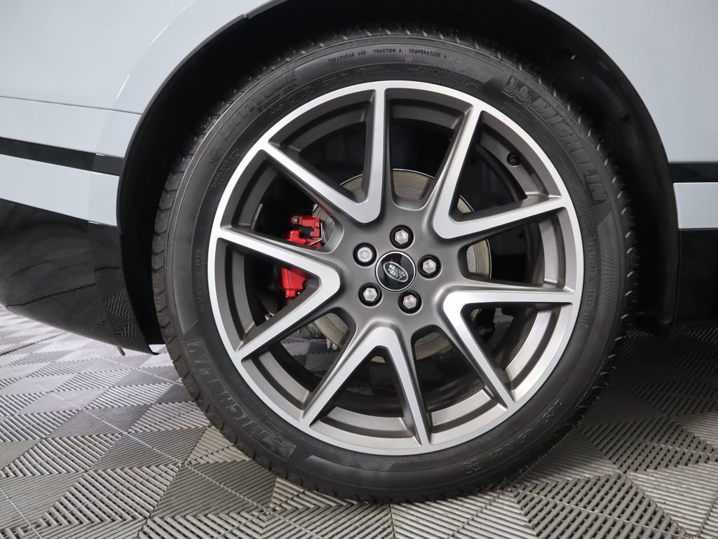 Used 2025 Land Rover Range Rover Velar Dynamic SE image 34