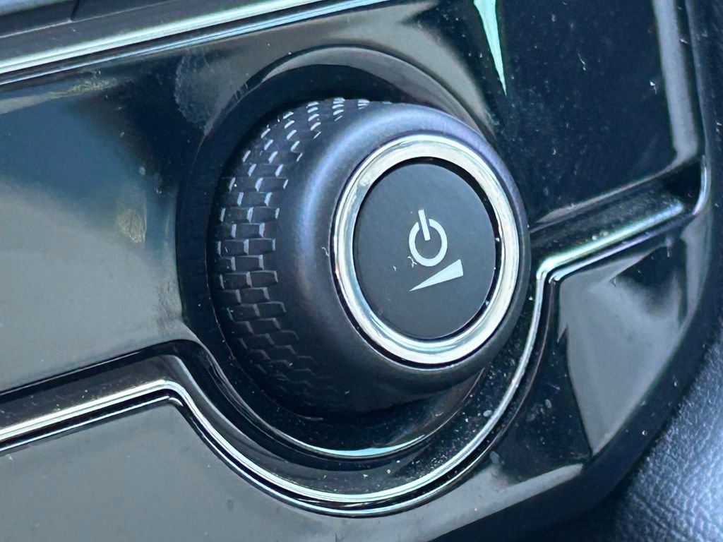 Used 2019 Jaguar F-PACE Prestige image 32