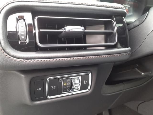 New 2024 Lincoln Aviator AWD w/ Premium Package image 10