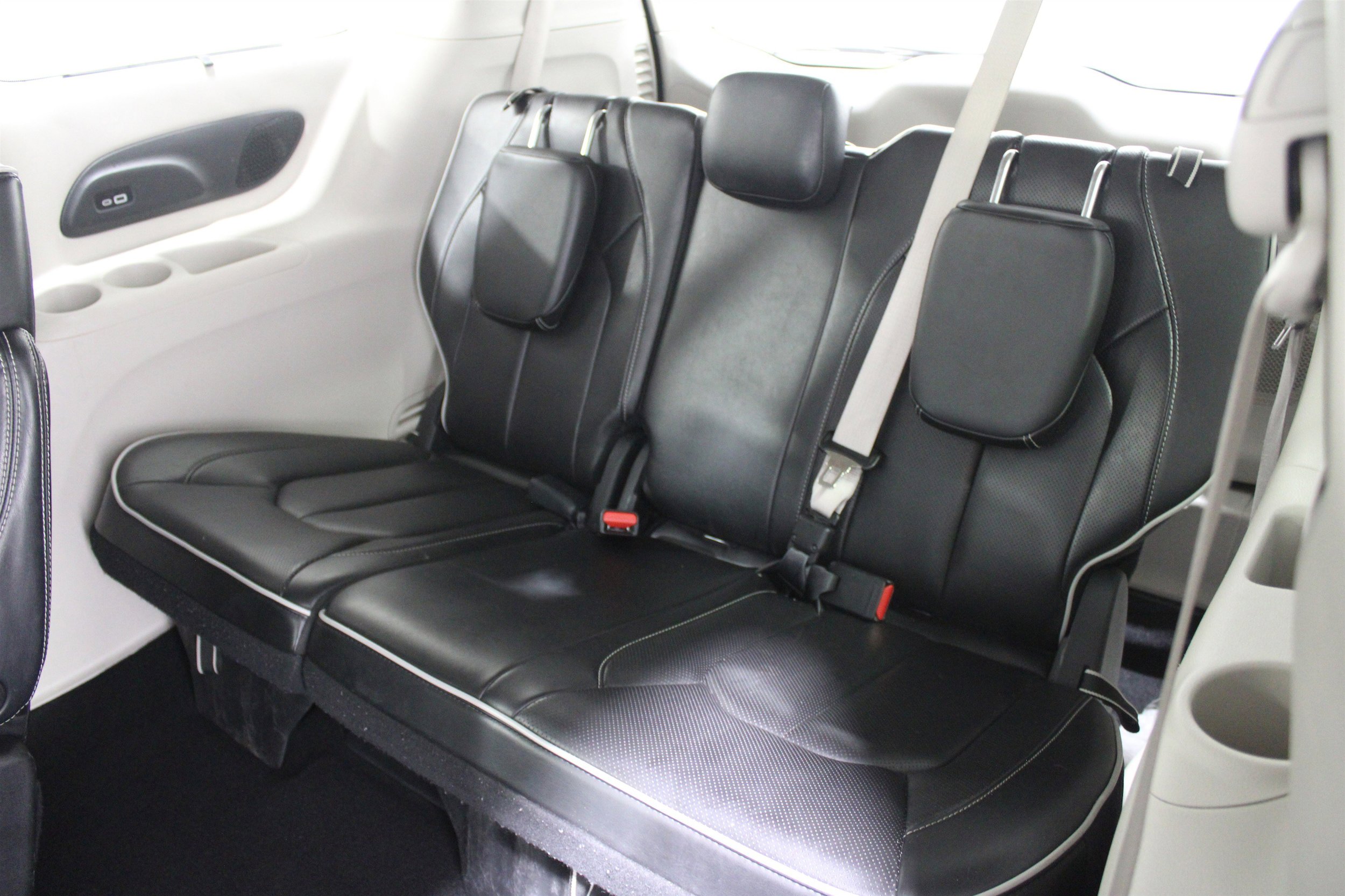 Used 2023 Chrysler Pacifica Limited image 20