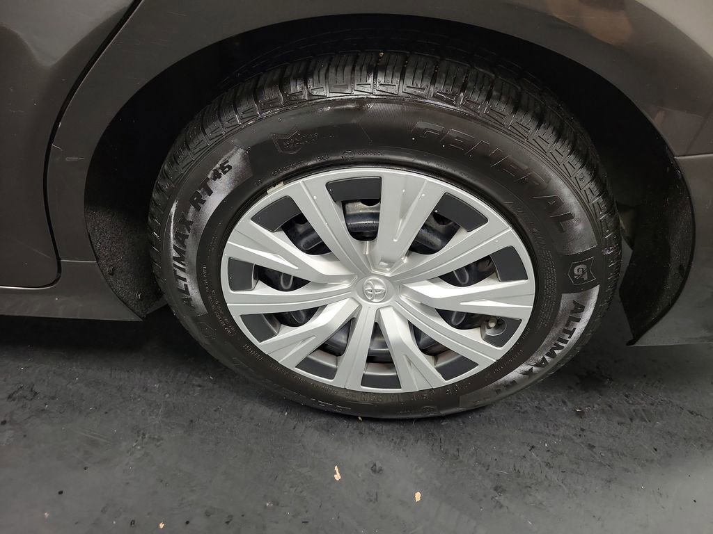 Used 2018 Toyota Camry LE w/ Protection Package (Q2) image 10
