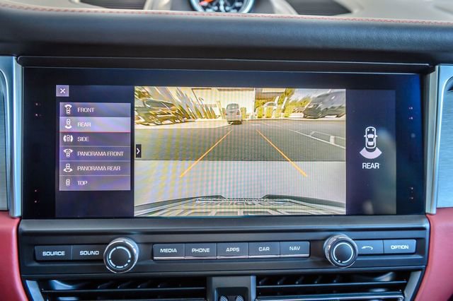Used 2020 Porsche Macan Turbo image 23