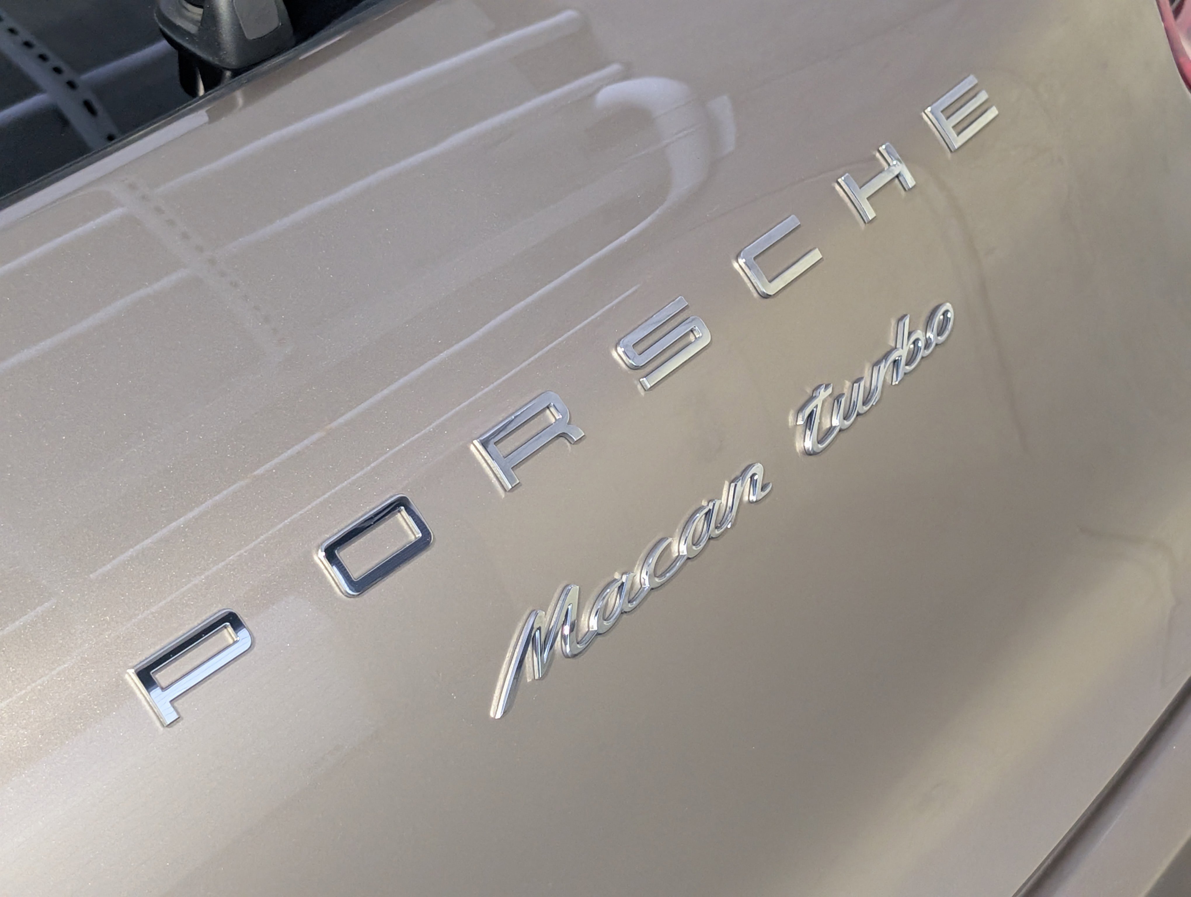 Used 2017 Porsche Macan Turbo image 17