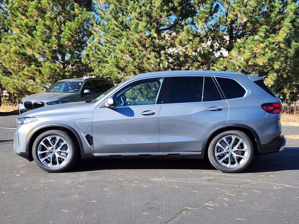 Used 2026 BMW X5 xDrive50e AWD/4WD image 2