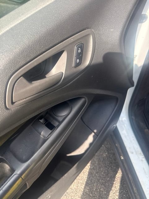Used 2016 Ford Transit Connect XL FWD image 17
