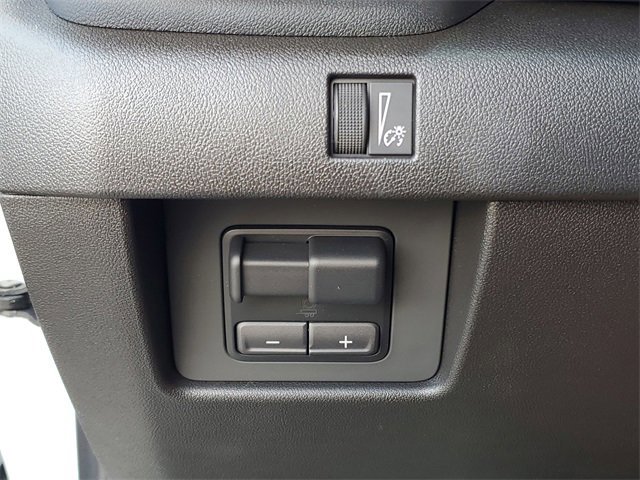 New 2026 GMC Canyon Elevation w/ Convenience Package image 19