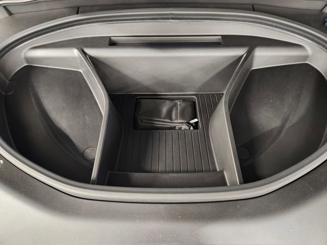 New 2025 Volvo EX90 Plus AWD/4WD image 31