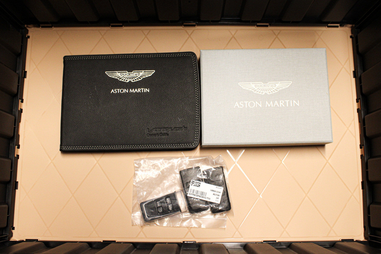 Used 2014 Aston Martin Vanquish Volante RWD image 47