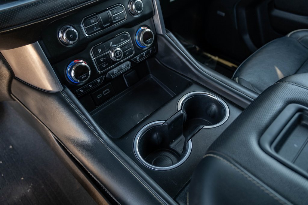 Used 2023 GMC Yukon XL SLT w/ SLT Premium Package image 22