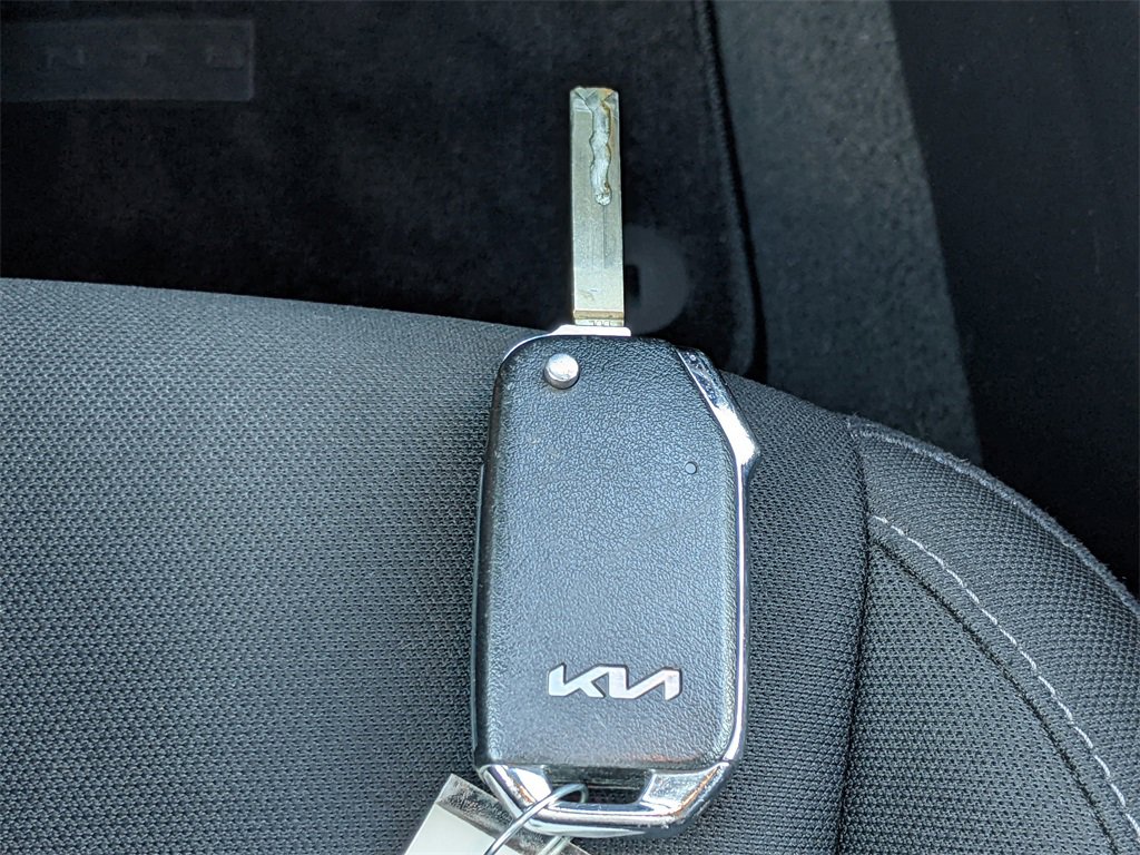 Used 2023 Kia Sorento LX image 48