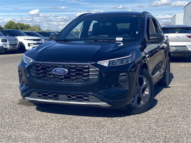 Used 2023 Ford Escape ST-Line image 3