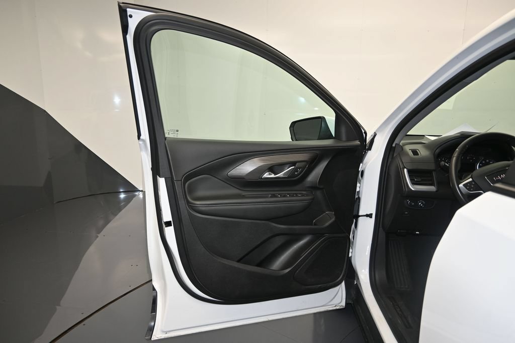 Used 2024 GMC Terrain SLE AWD/4WD image 10
