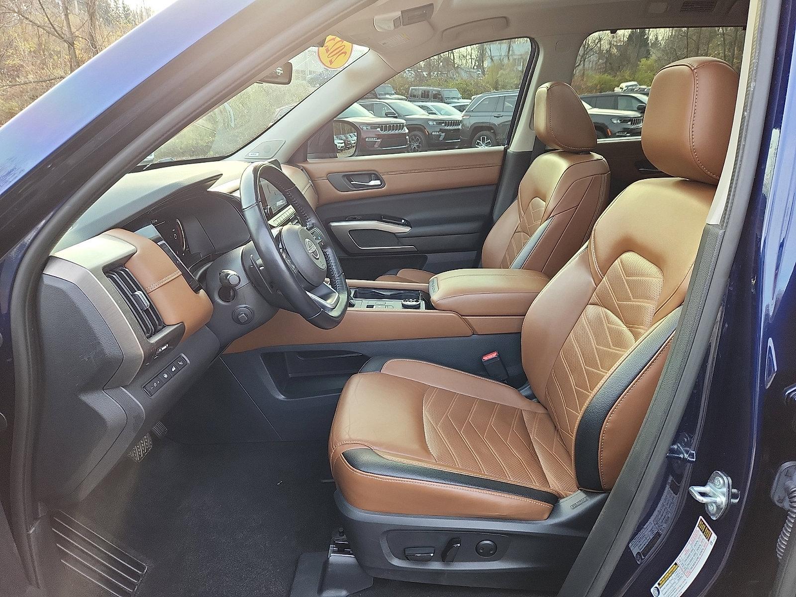 Used 2023 Nissan Pathfinder Platinum w/ Cargo Package image 16