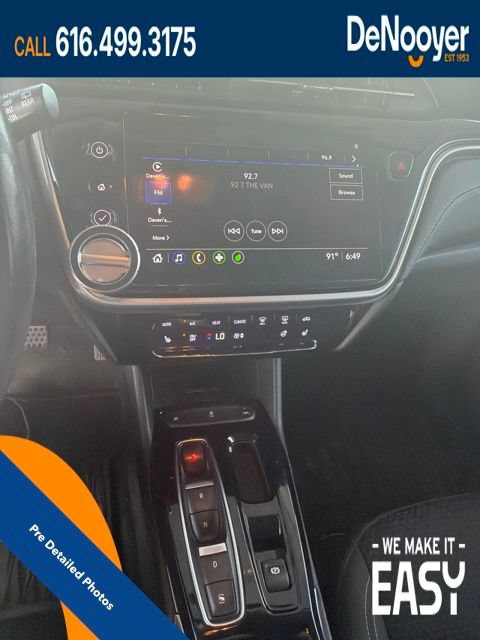 Used 2022 Chevrolet Bolt EUV LT w/ Comfort Package FWD image 11