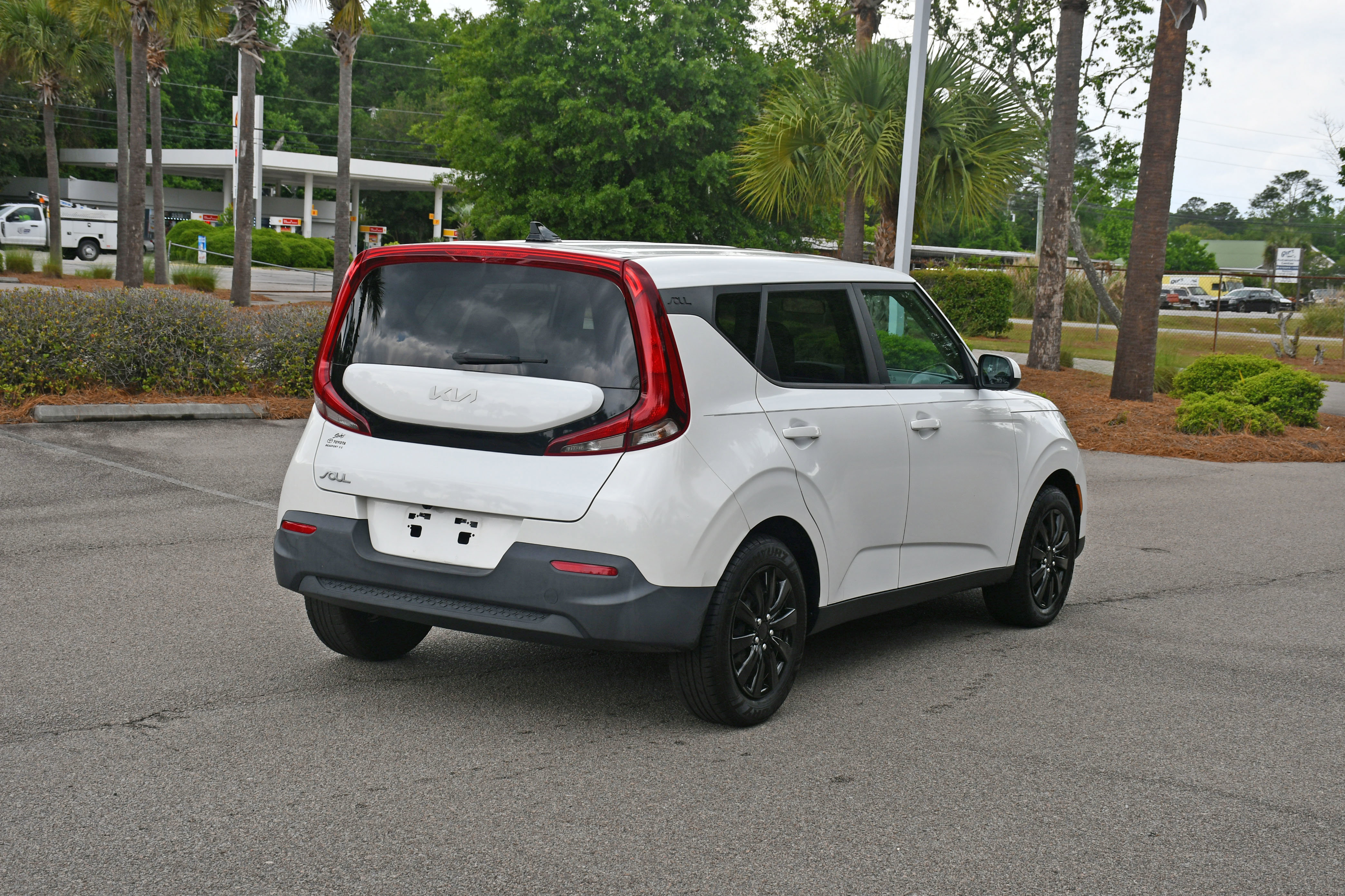 Used 2022 Kia Soul LX FWD image 3